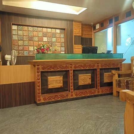 Sky Park Hotels 티루푸르 외부 사진